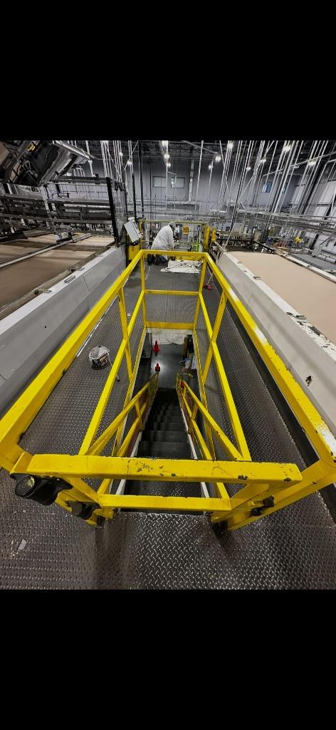 Structure industrielle avant